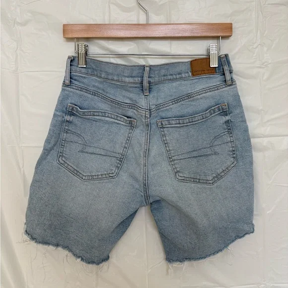 American Eagle Strigid Perfect Bermuda 13” Denim Short - Picture 2 of 3